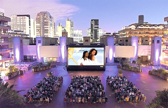 Một buổi chiếu phim ngoài trời ở trung tâm London Nguồn: Barbican Outdoor Cinema