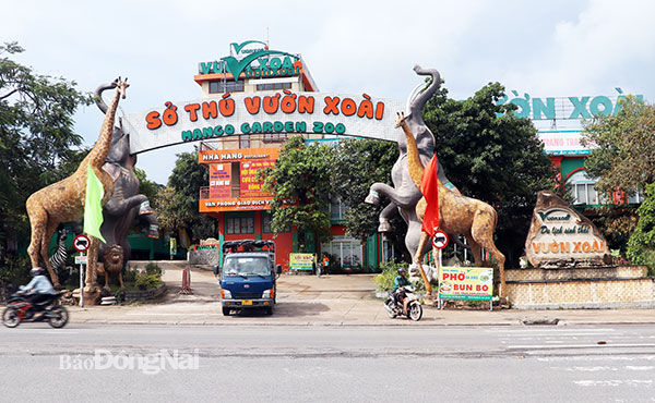 Dự án của Công ty TNHH Khu du lịch sinh thái Vườn Xoài được hình thành từ năm 2000 có quy mô khoảng 1,6ha tọa lạc tại P.Phước Tân, TP.Biên Hòa. Mục tiêu ban đầu của dự án là cơ sở xay xát, chăn nuôi và trồng cây ăn trái.