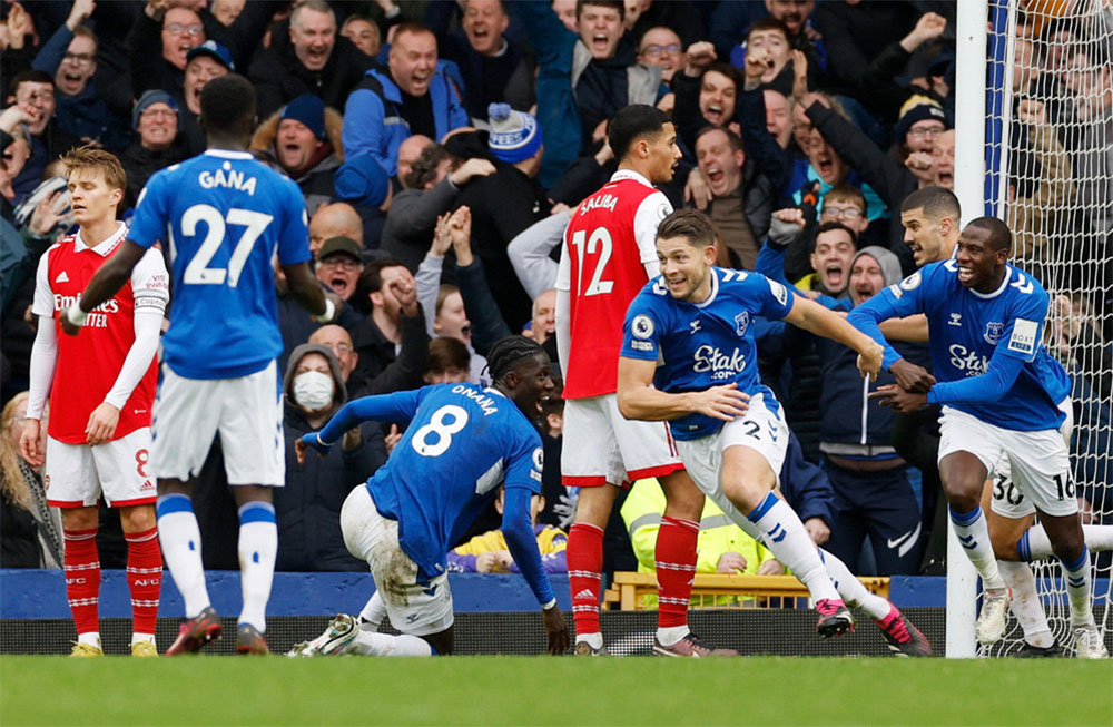 Các cầu thủ Everton dạo địa chấn khi đánh bại đội đầu bảng Arsenal với tỷ số 1-0