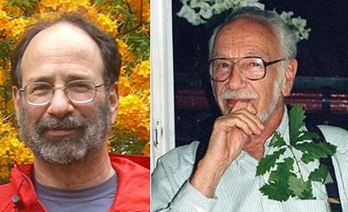 Hai tác giả đoạt giải Nobel Kinh tế 2012, ông Lloyd S.Shapley (phải) và Alvivin E.Roth