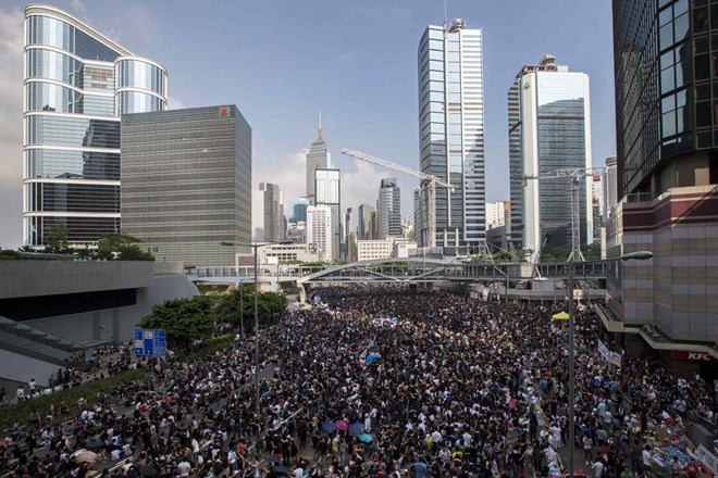 Người biểu tình phong tỏa các khu trung tâm Hong Kong (Nguồn: Reuters)