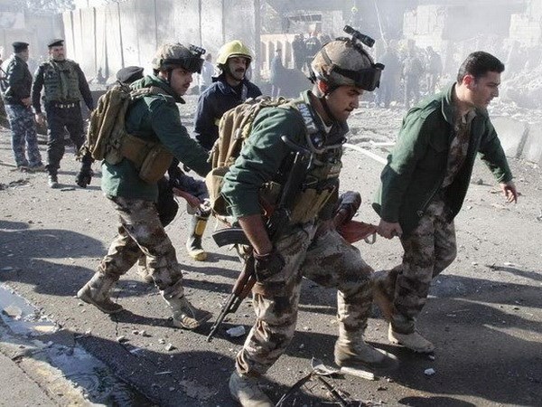 Hiện trường một vụ đánh bom ở Kirkuk, Iraq. (Nguồn: Reuters)