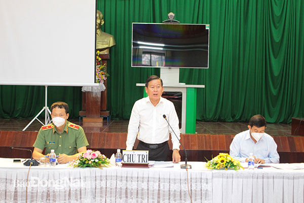 Đồng chí Đào Văn Phước, Ủy viên Ban TVTU, Trưởng Ban Dân vận Tỉnh ủy Trưởng Đoàn kiểm tra phát biểu tại buổi làm việc. Ảnh: Hồ Thảo