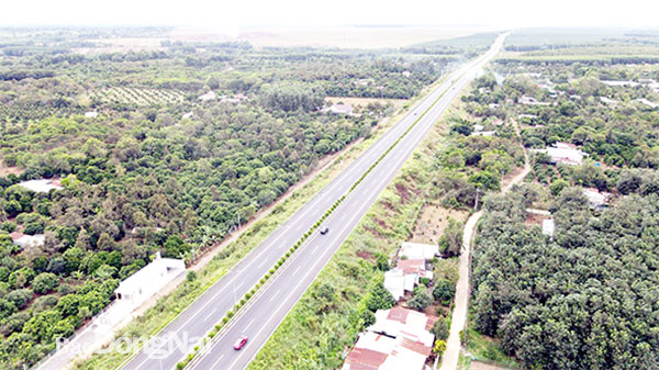 Đường cao tốc TP.HCM - Long Thành - Dầu Giây hiện là trục giao thông kết nối quan trọng của vùng Đông Nam bộ. Ảnh: Phạm Tùng