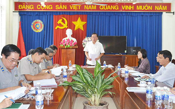 Trưởng ban Dân vận Tỉnh ủy Đào Văn Phước kết luận tại buổi làm việc. Ảnh: Phương Hằng