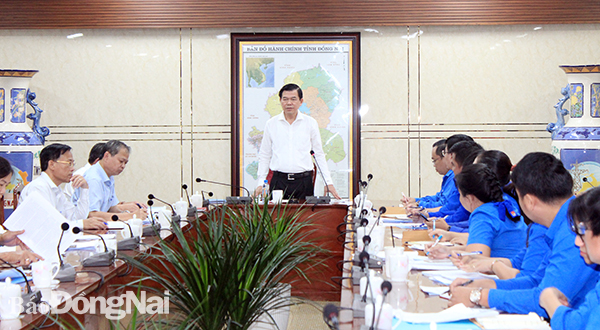 Bí thư Tỉnh ủy Nguyễn Hồng Lĩnh phát biểu kết luận buổi làm việc