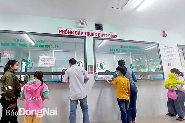 Cấp phát thuốc BHYT cho bệnh nhân tại Bệnh viện Nhi đồng Đồng Nai