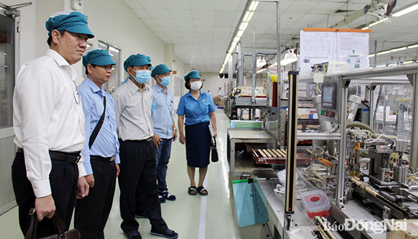 Đoàn công tác của Ban chỉ đạo Trung ương Phong trào Toàn dân đoàn kết xây dựng đời sống văn hóa kiểm tra tại Công ty TNHH Tokin Electronics Việt Nam