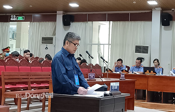 Bị cáo Nguyễn Hữu Tứ trong phiên tòa xét xử sáng 7-11