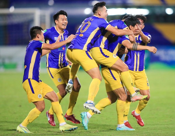 Hà Nội đánh bại Bình Định và vô địch Cúp quốc gia 2022. Ảnh: VPF